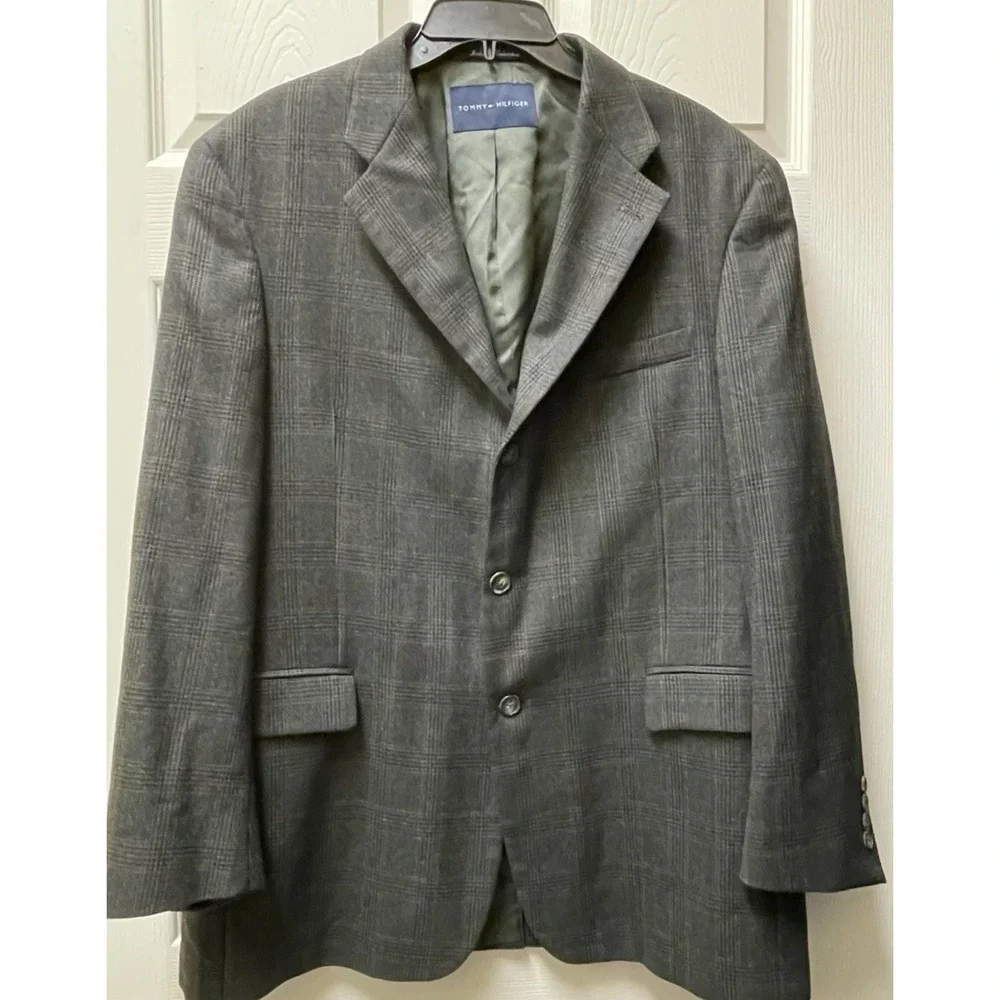 Tommy Hilfiger Men's 42R Gray Plaid 2 Button Wool Blazer‎ R159 RN39091
